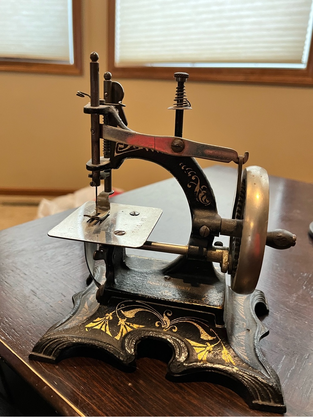 Antique Muller Toy Sewing Machine: 1910 German Cast Iron Floral Miniature